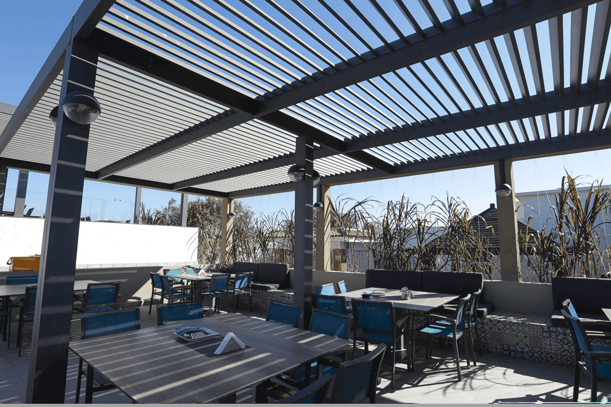 Galerie Pergola SUNWAY à lames fixes