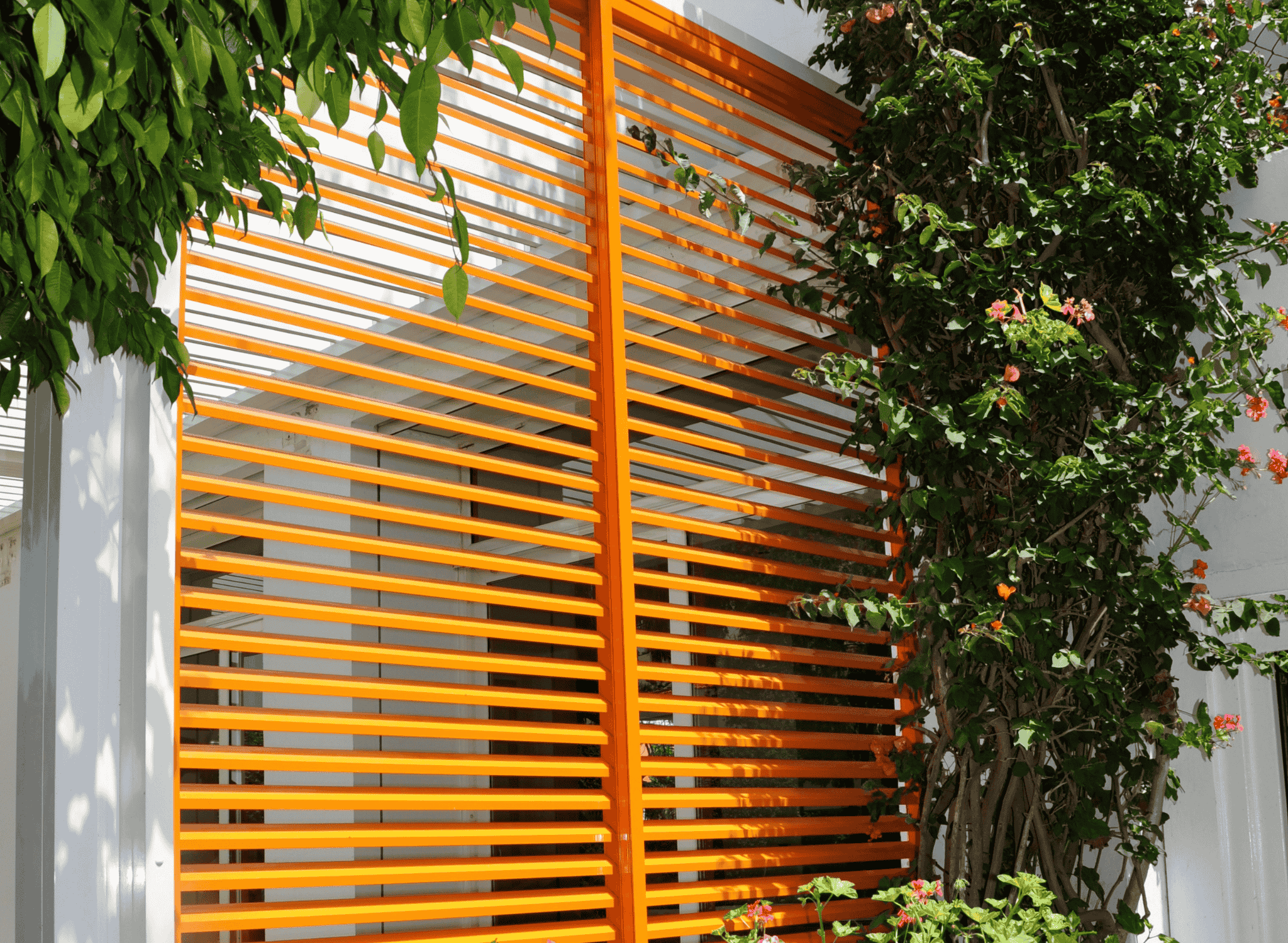 Persienne Sunline : l’art de maitriser la lumière